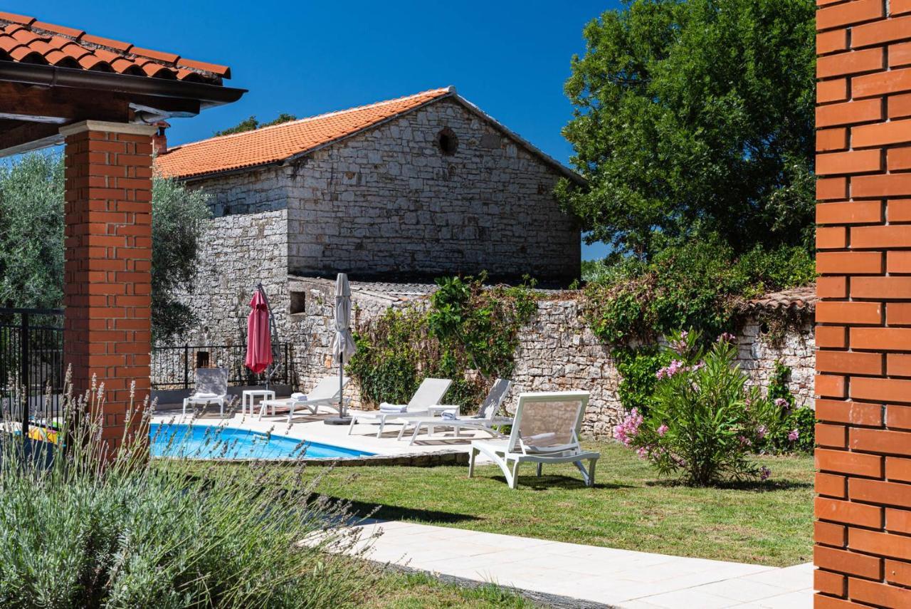 Villas Kolumbera With Private Pools Buitenkant foto