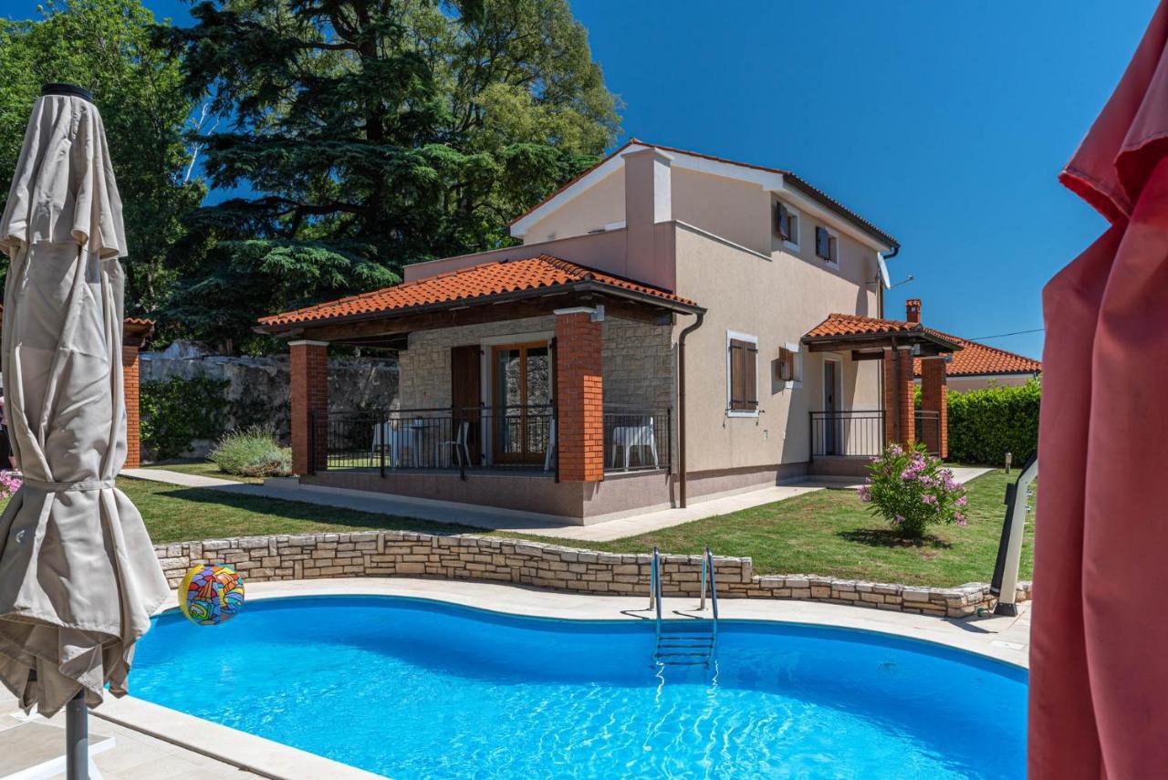 Villas Kolumbera With Private Pools Buitenkant foto