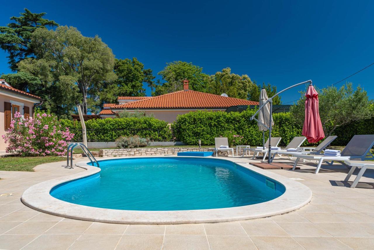Villas Kolumbera With Private Pools Buitenkant foto