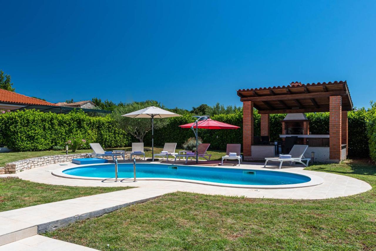 Villas Kolumbera With Private Pools Buitenkant foto